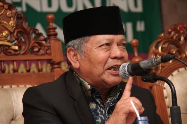 KIAI HEBAT INI DULU DIHARAMKAN KULIAH OLEH GURUNYA