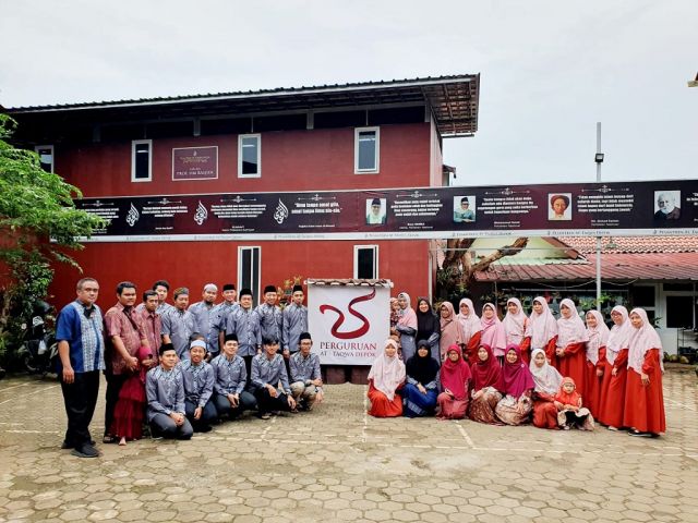 PENDIDIKAN ITU MUDAH DAN SEDERHANA, INI CONTOHNYA