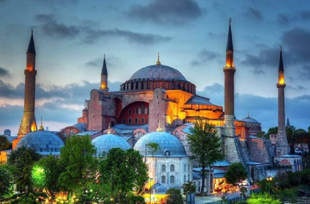 SETELAH HAGIA SOPHIA  KEMBALI MENJADI MASJID:  APA AGENDA KITA